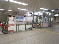 東梅田駅