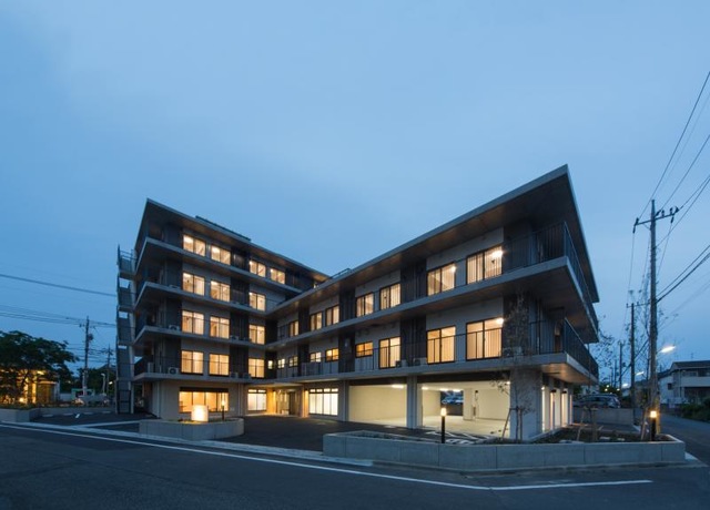 レイ・ストーリア滝山 建物全景