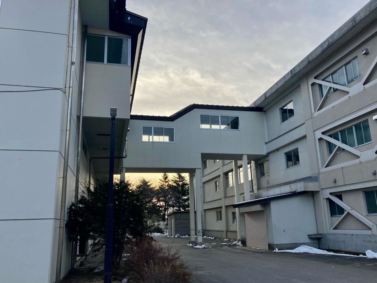 市民プールと繋ぐ連絡橋。