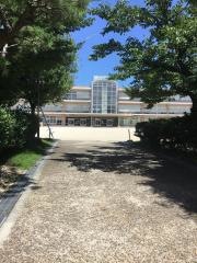 中部西小学校