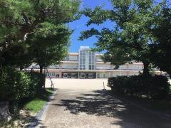 中部西小学校