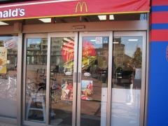マクドナルド　飛田給駅前店
