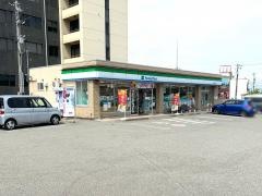 ファミリーマート　砺波市役所前店