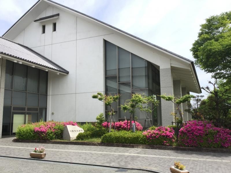 川西町立図書館