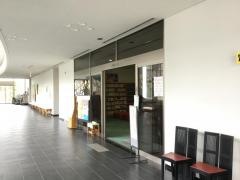 川西町立図書館