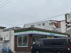 ファミリーマート　上名古屋四丁目店