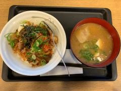 松屋　南津守店