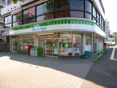 ファミリーマート　弥生台駅前店