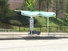 「芝谷町」バス停留所