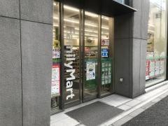 ファミリーマート　外神田一丁目店