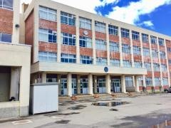 青森市立油川中学校