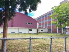 青森市立油川中学校