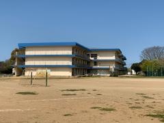 鉢形小学校