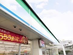 ファミリーマート　与那城あやはし店