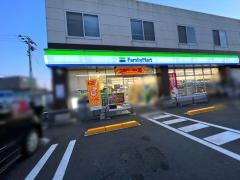 ファミリーマート蓑原店