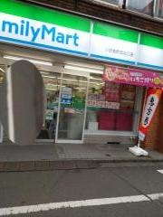 ファミリーマート　小田急町田北口店