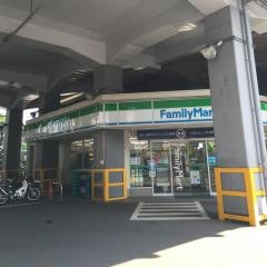 ファミリーマート　新横浜駅西店
