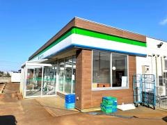 ファミリーマート　燕中川店