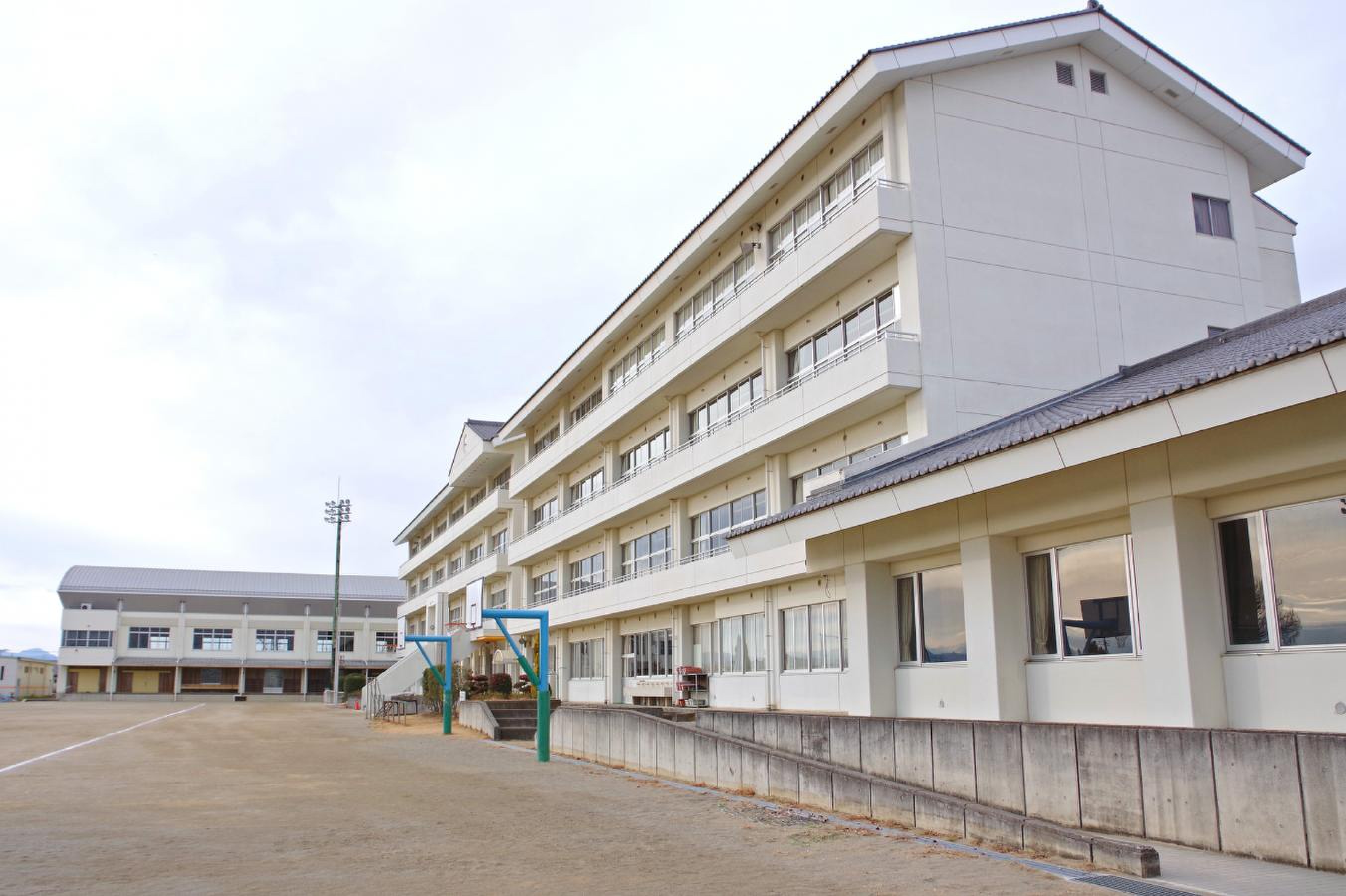 伊勢崎 市立 境南 中学校