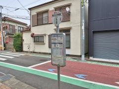 「烏山北小学校」バス停留所