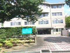 りつりん館
