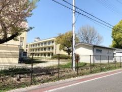 挙母小学校