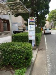 「汐鶴橋」バス停留所