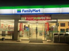 ファミリーマート　伊賀上野あかもん店