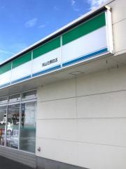 ファミリーマート　岡山目黒町店