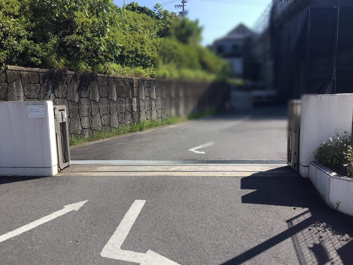 正門