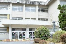 薦原小学校