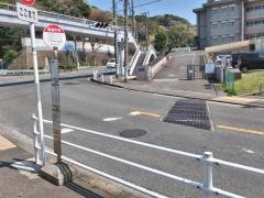 「馬堀中学」バス停留所
