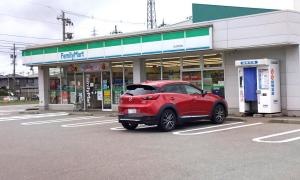 ファミリーマート　白山村井店