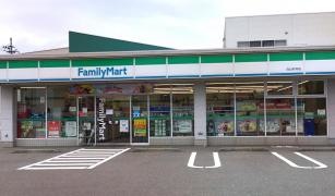 ファミリーマート　白山村井店