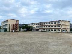 県居小学校