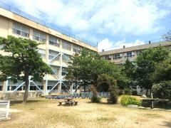 青山小学校