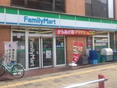 ファミリーマート　新松戸駅前店