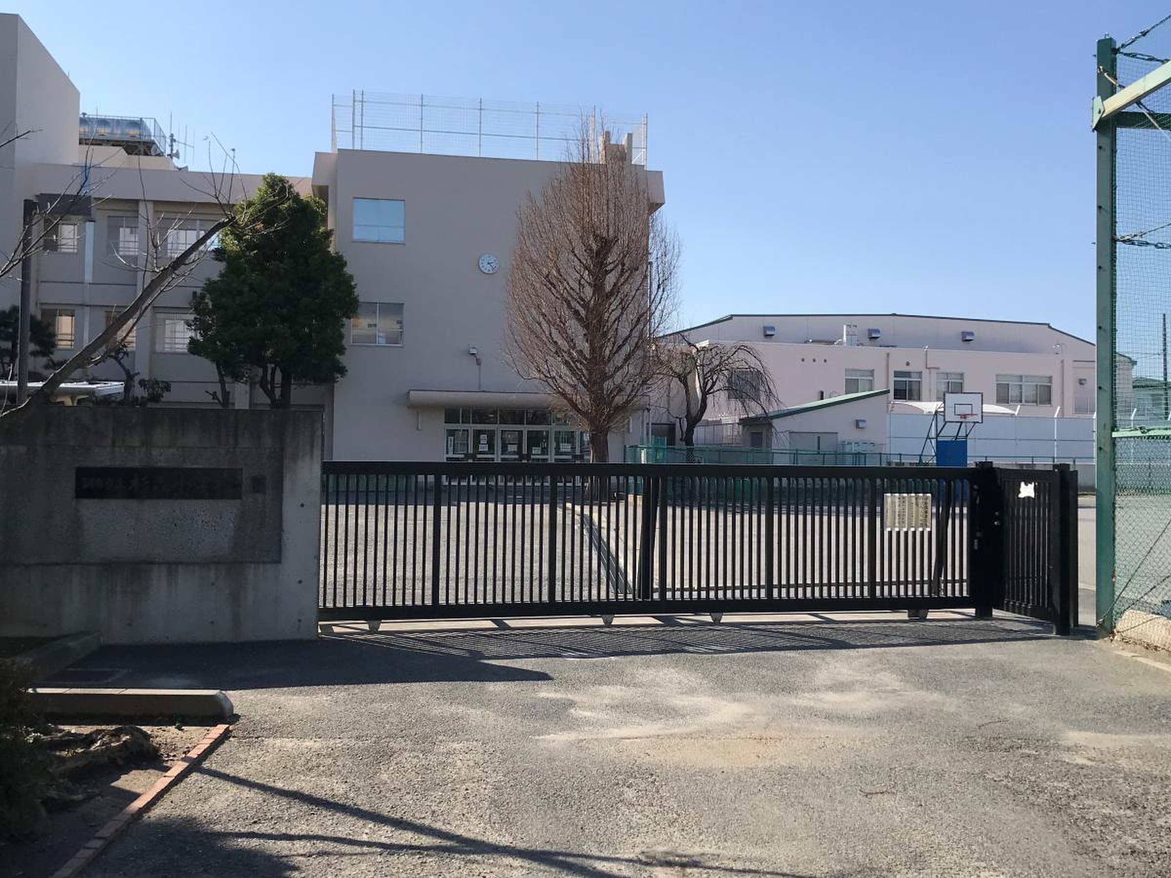調布 市立 杉森 小学校