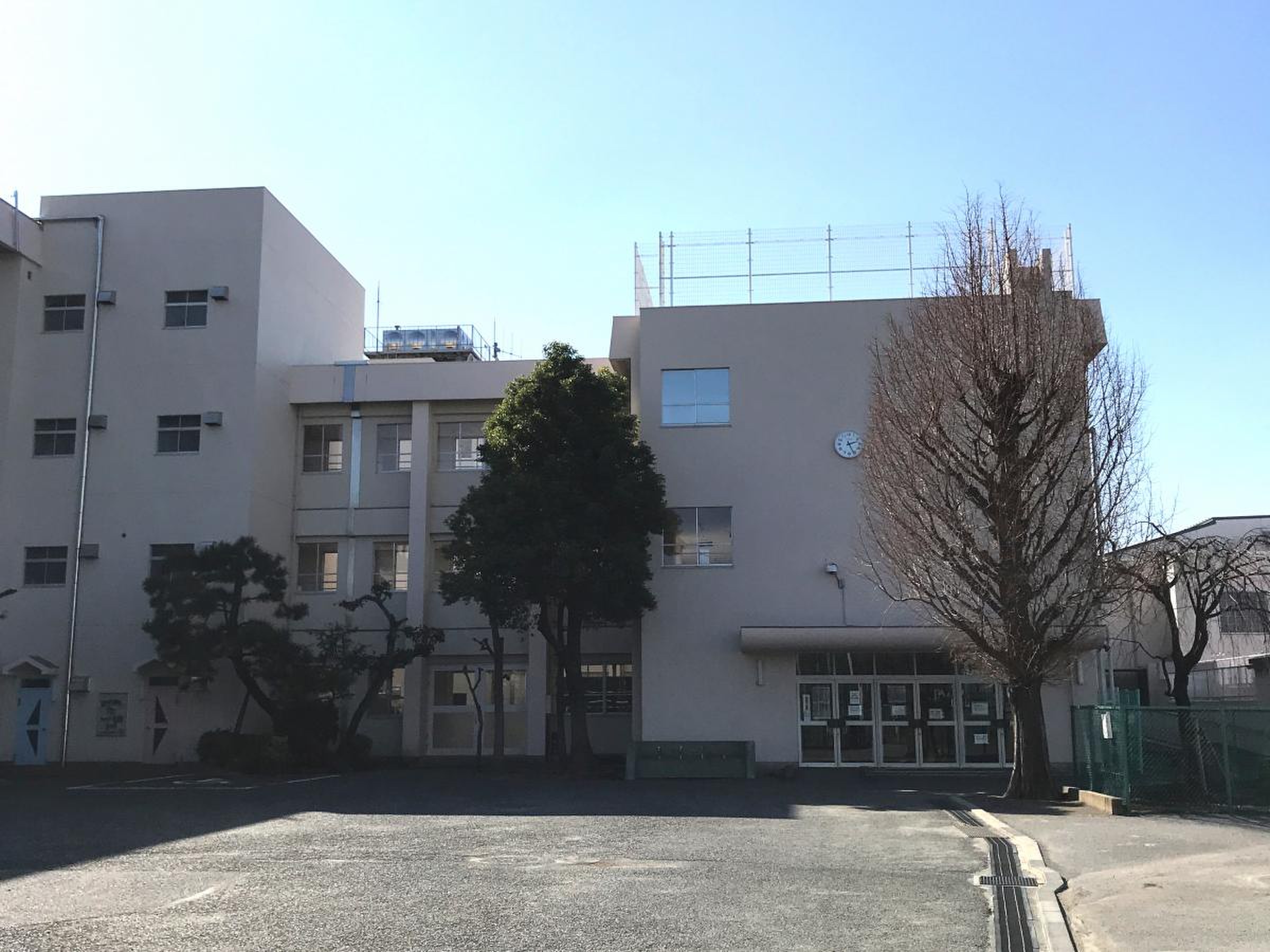 調布 市立 杉森 小学校