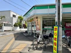 ファミリーマート　海田大学通り店