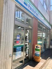 ファミリーマート　甲府駅北口店