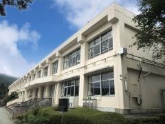 須山小学校