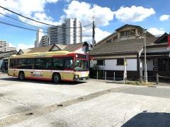 「高尾駅北口」バス停留所