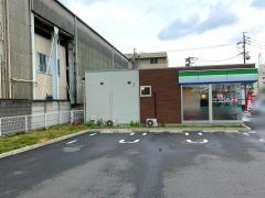 ファミリーマート　中川清船町店