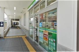 ファミリーマート　知立駅店