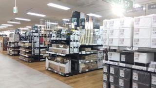 カインズ西友福生店
