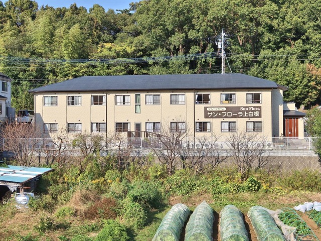 サン・フローラ上白根 建物全景