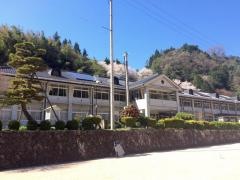 西城小学校