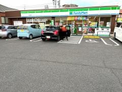 ファミリーマート　岡山国富店