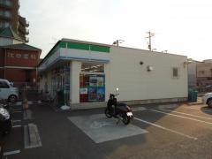 ファミリーマート　岡山国富店